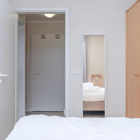 Apartment 377, Seepark