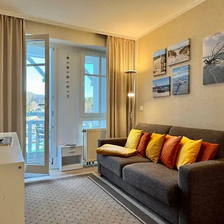 Apartment 377, Seepark *