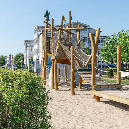 Apartment 377, Seepark *